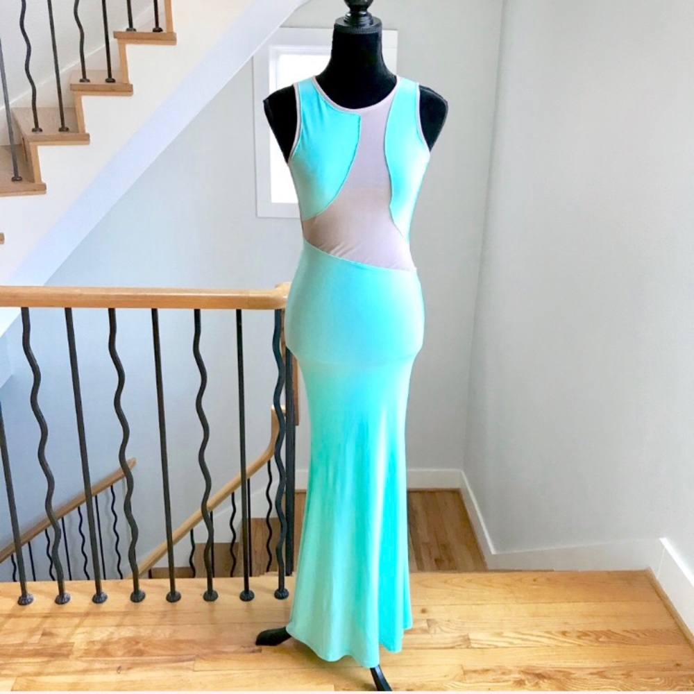 GODDESS MAXI DRESS - Picture 2 of 7